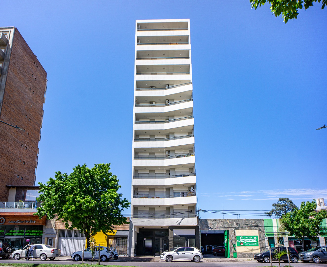 Dos dormitorios a la venta. Amplisimo balcón