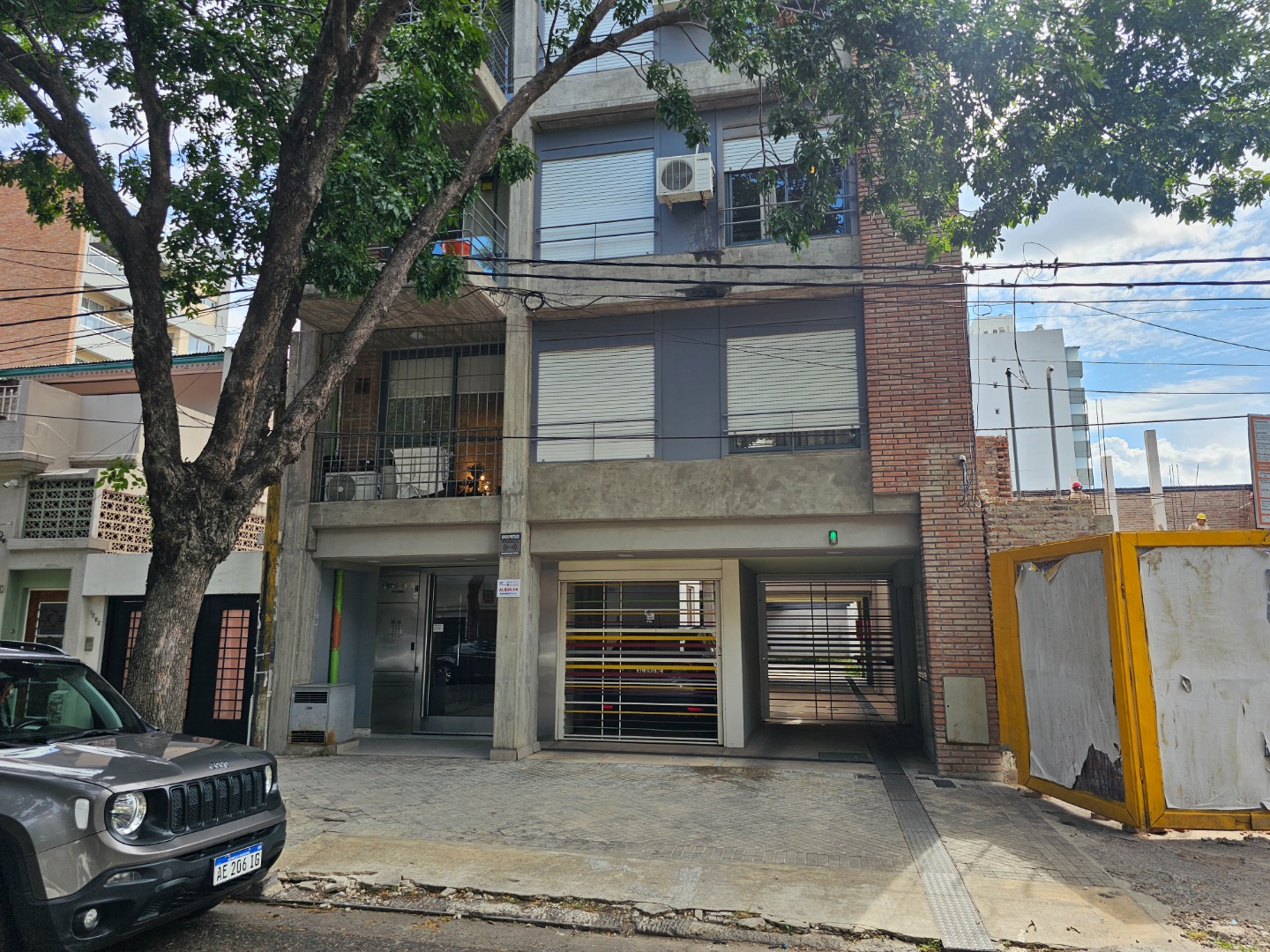 Castellanos 1056. Amplisimo loft con divisorio