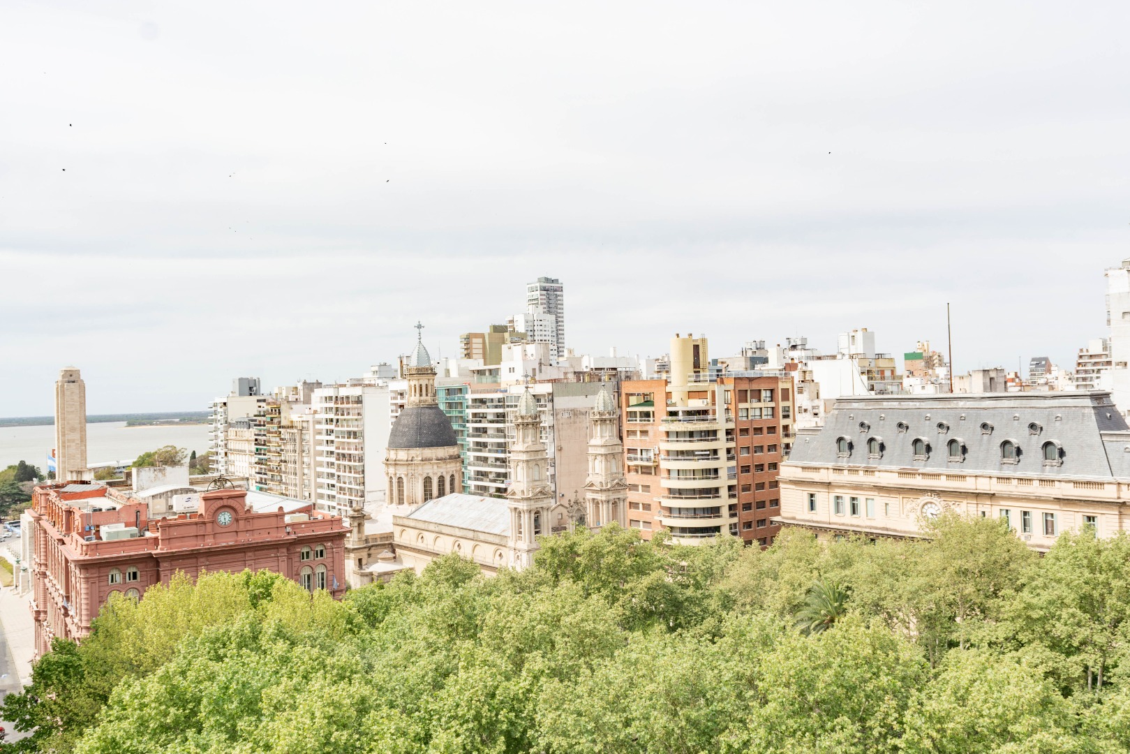 Piso exclusivo a la venta. Quincho con parrillero. Cochera