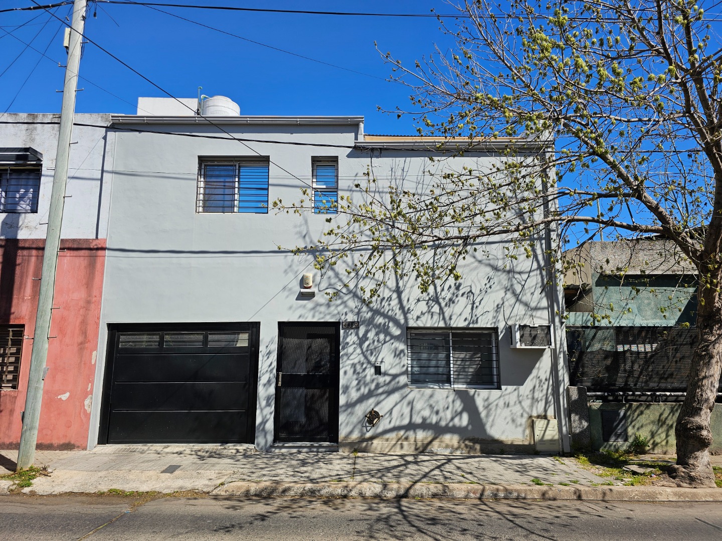 Espectacular Casa de 4 Dormitorios con Pileta y Cochera en Rosario